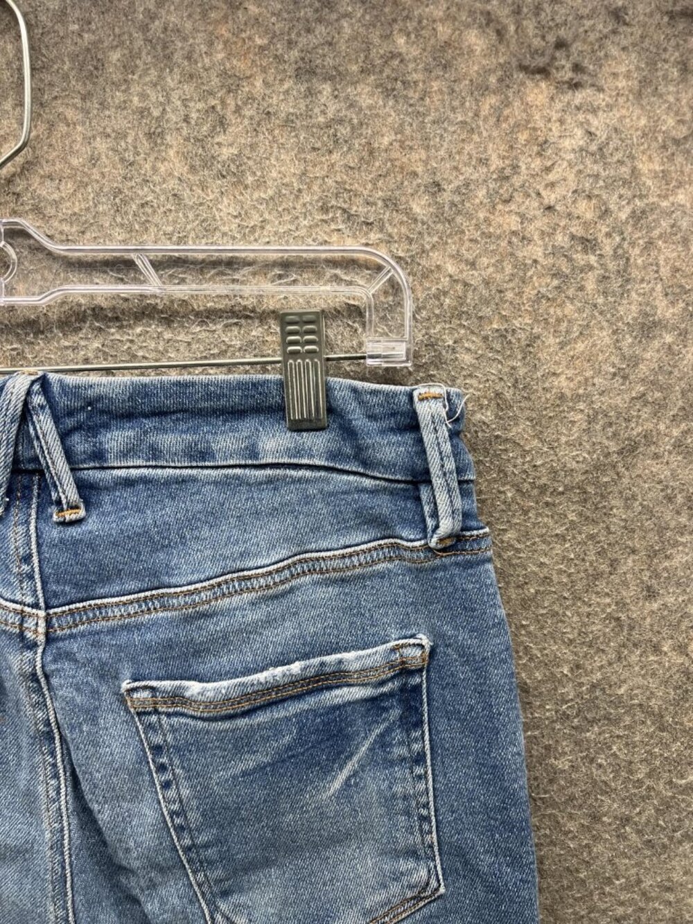 Good American Cropped Slim Jeans Womens 8/29 Blue Medium Wash 30x26 Raw Hem - Picture 6 of 11